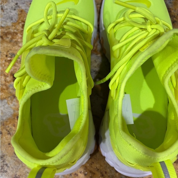 Nike React Presto Volt size 8 - Picture 5 of 9